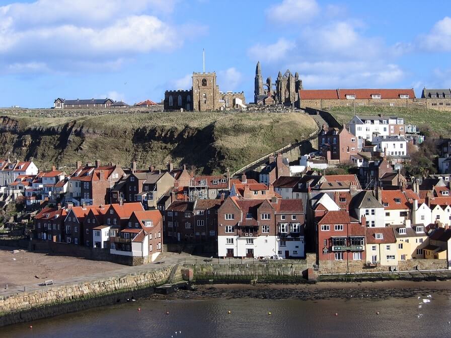 guide to Whitby love holiday parks