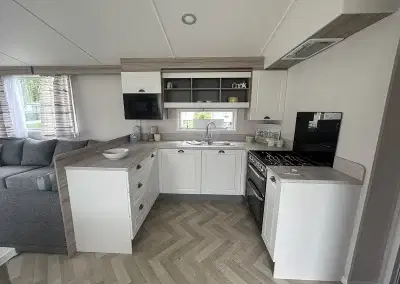 YHHP Swift Ardennes Kitchen